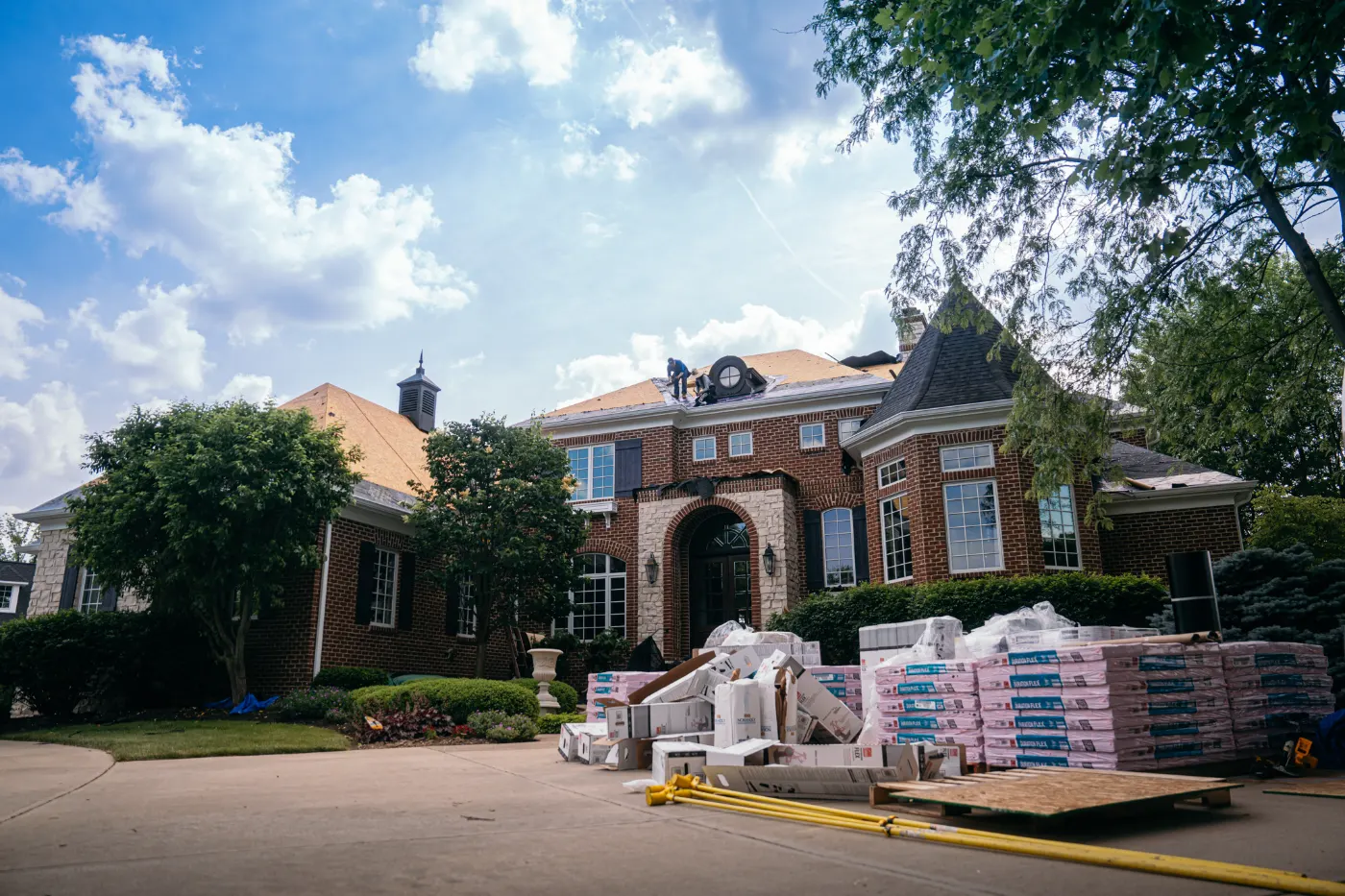 Manufacturer-certified roof installation in Crooked Creek